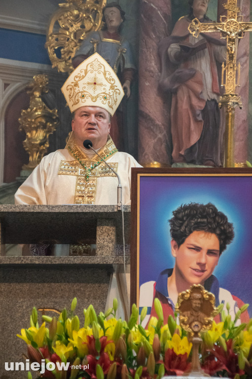 Relikwie błogosławionego Carlo Acutisa wprowadzono do bazyliki w Uniejowie