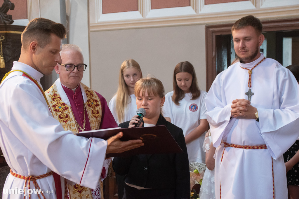 Relikwie błogosławionego Carlo Acutisa wprowadzono do bazyliki w Uniejowie