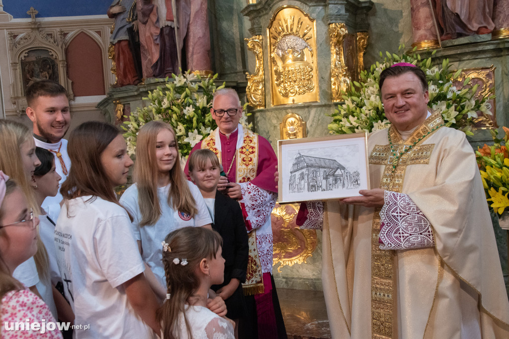 Relikwie błogosławionego Carlo Acutisa wprowadzono do bazyliki w Uniejowie