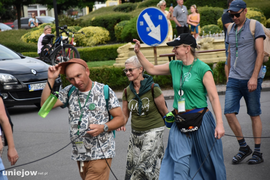 Pielgrzymi z Turku i Konina idą na Jasną Górę