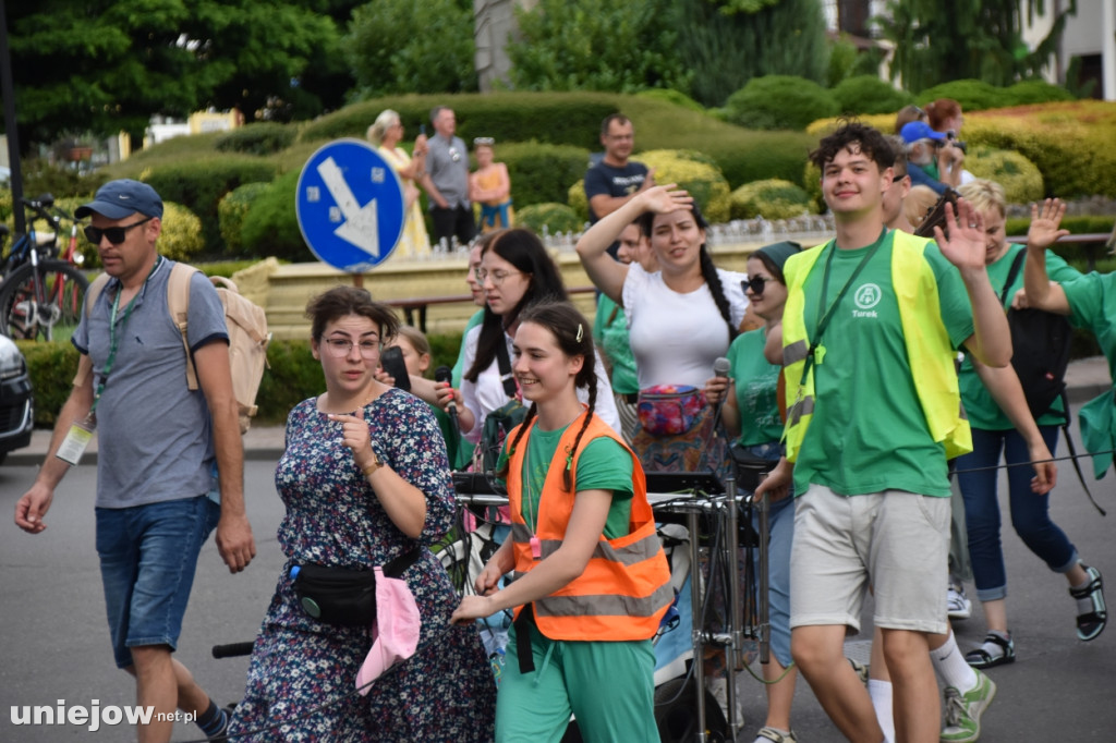 Pielgrzymi z Turku i Konina idą na Jasną Górę