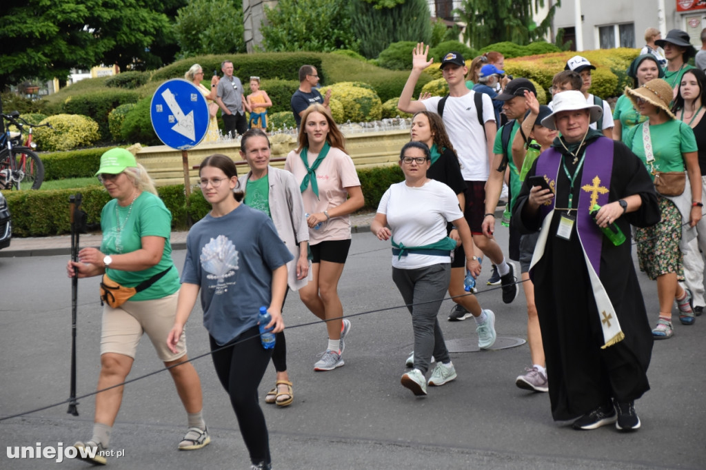 Pielgrzymi z Turku i Konina idą na Jasną Górę