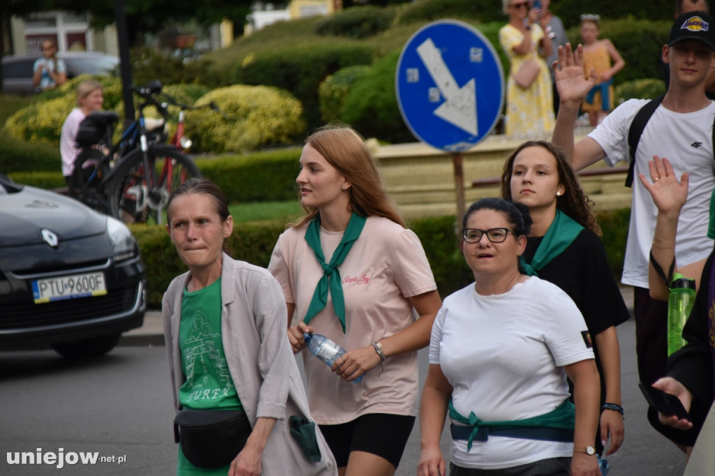 Pielgrzymi z Turku i Konina idą na Jasną Górę