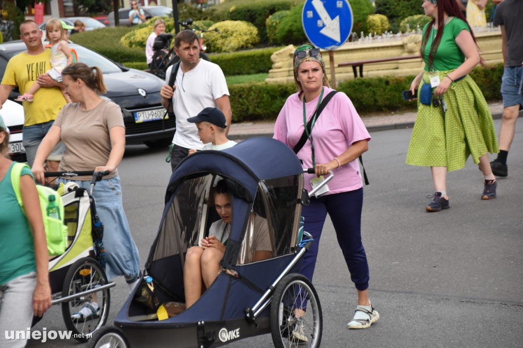 Pielgrzymi z Turku i Konina idą na Jasną Górę