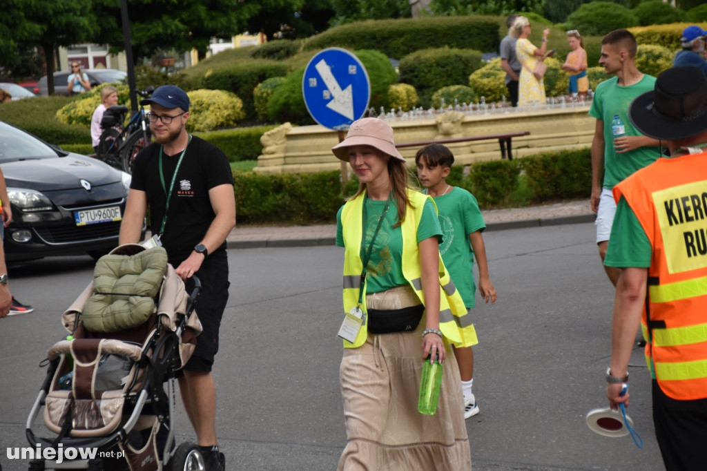 Pielgrzymi z Turku i Konina idą na Jasną Górę