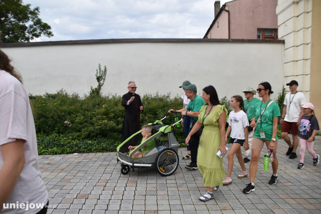 Pielgrzymi z Turku i Konina idą na Jasną Górę
