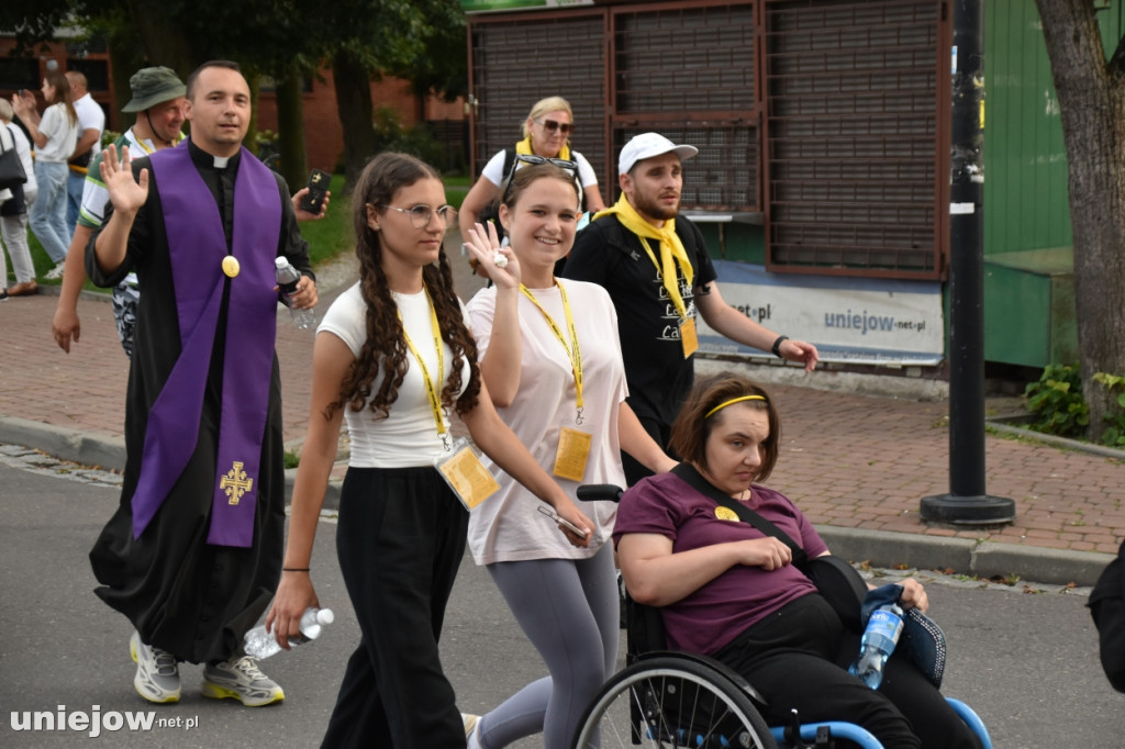 Pielgrzymi z Turku i Konina idą na Jasną Górę