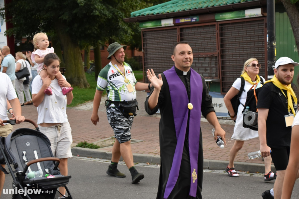 Pielgrzymi z Turku i Konina idą na Jasną Górę