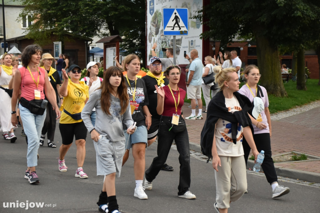 Pielgrzymi z Turku i Konina idą na Jasną Górę