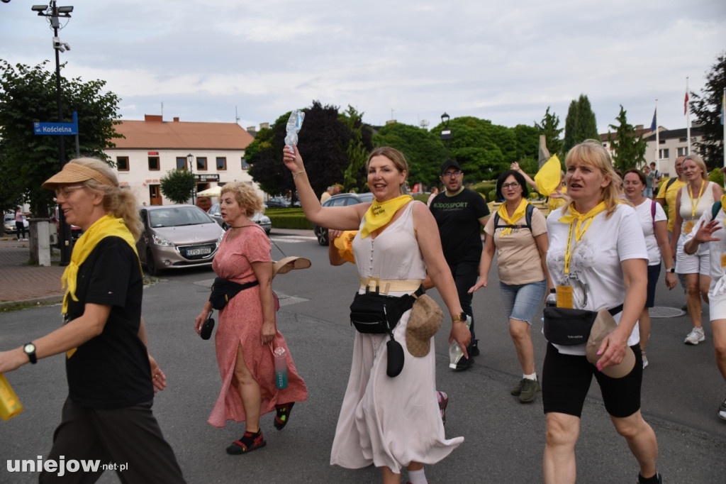 Pielgrzymi z Turku i Konina idą na Jasną Górę