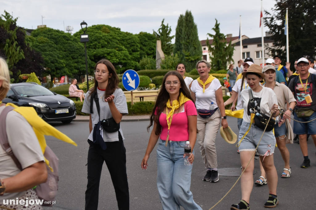 Pielgrzymi z Turku i Konina idą na Jasną Górę