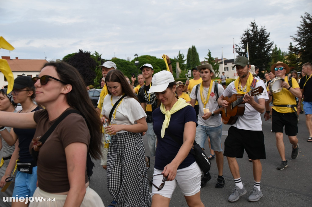 Pielgrzymi z Turku i Konina idą na Jasną Górę