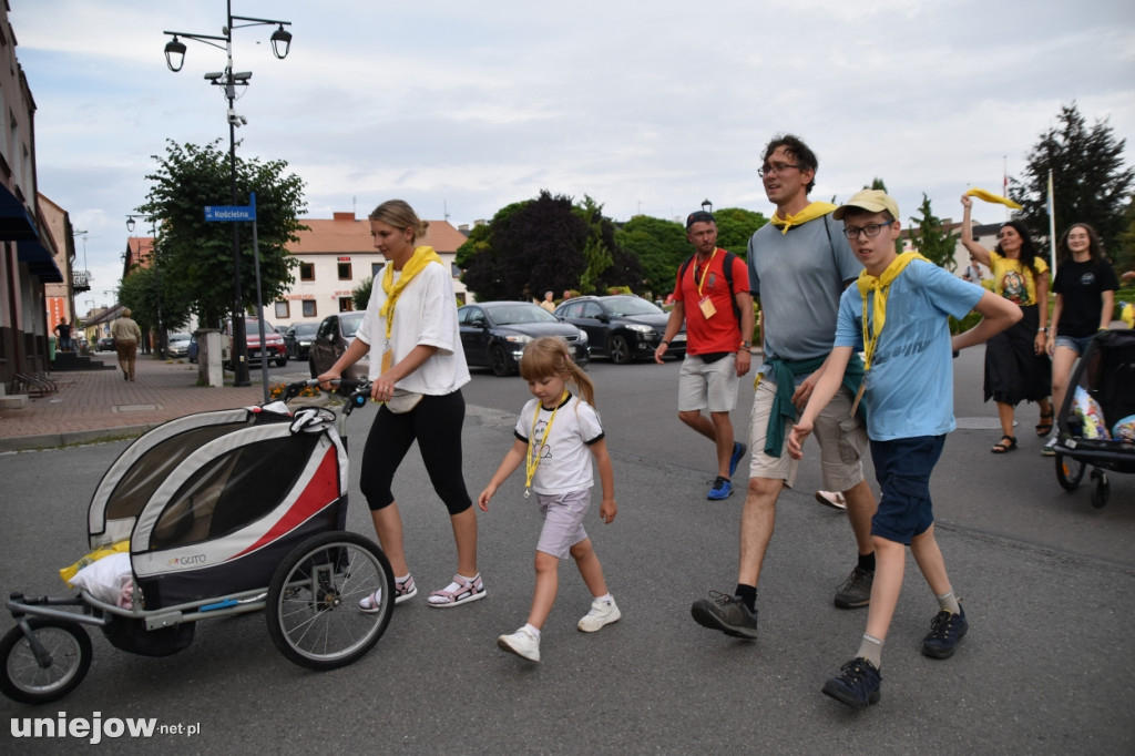 Pielgrzymi z Turku i Konina idą na Jasną Górę