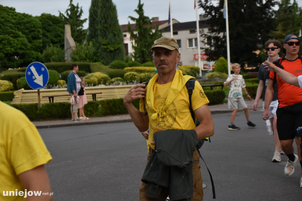 Pielgrzymi z Turku i Konina idą na Jasną Górę
