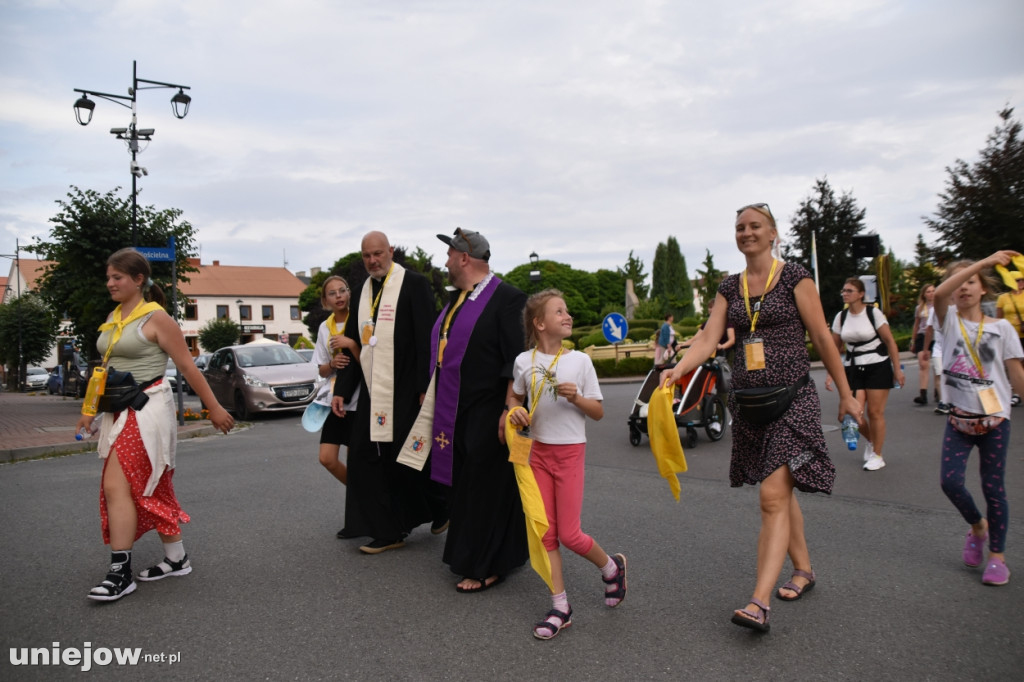 Pielgrzymi z Turku i Konina idą na Jasną Górę