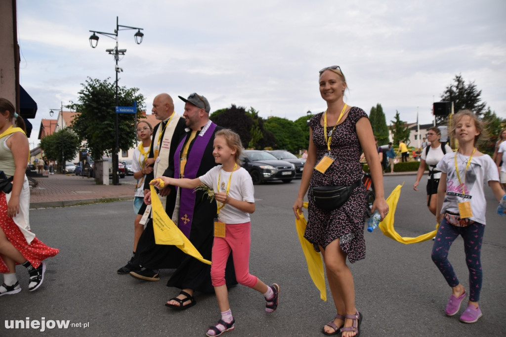 Pielgrzymi z Turku i Konina idą na Jasną Górę