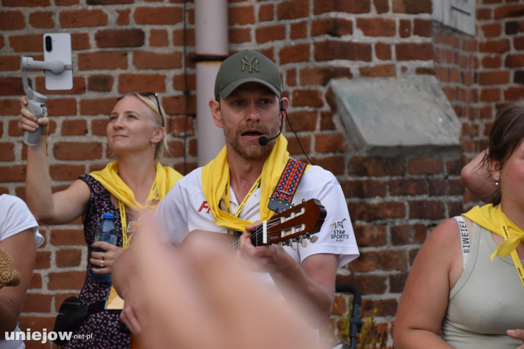 Pielgrzymi z Turku i Konina idą na Jasną Górę
