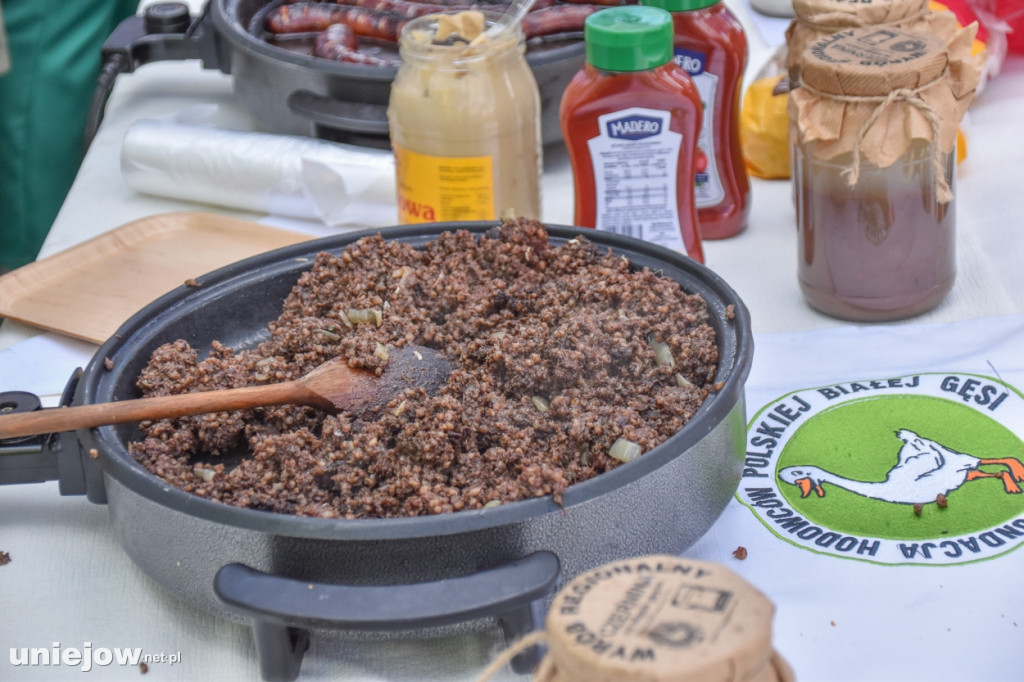 III Festiwal Drobiu trwa w Uniejowie. Degustacje, atrakcje i koncerty [FOTO]