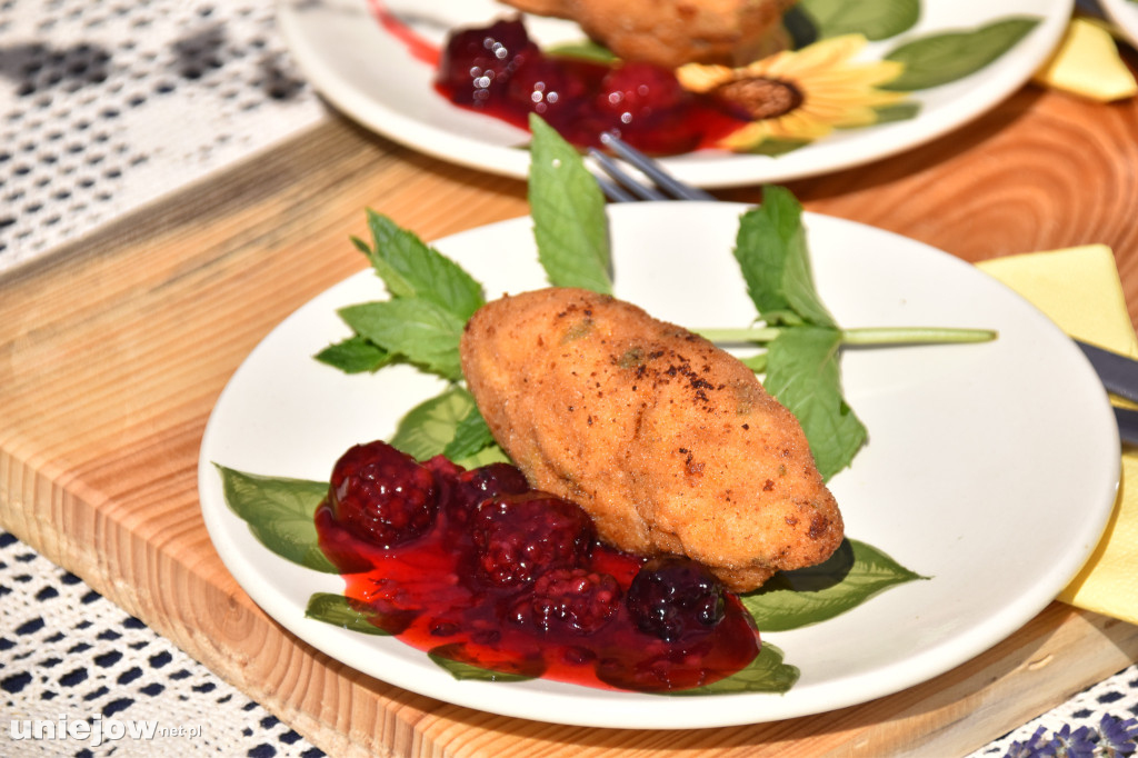 III Festiwal Drobiu trwa w Uniejowie. Degustacje, atrakcje i koncerty [FOTO]