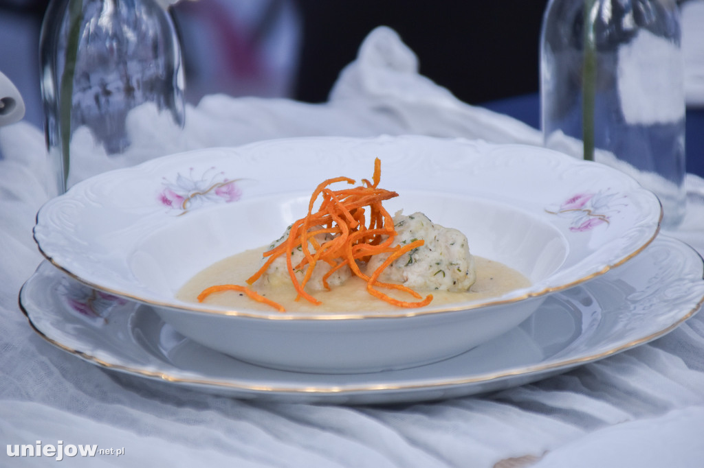 III Festiwal Drobiu trwa w Uniejowie. Degustacje, atrakcje i koncerty [FOTO]