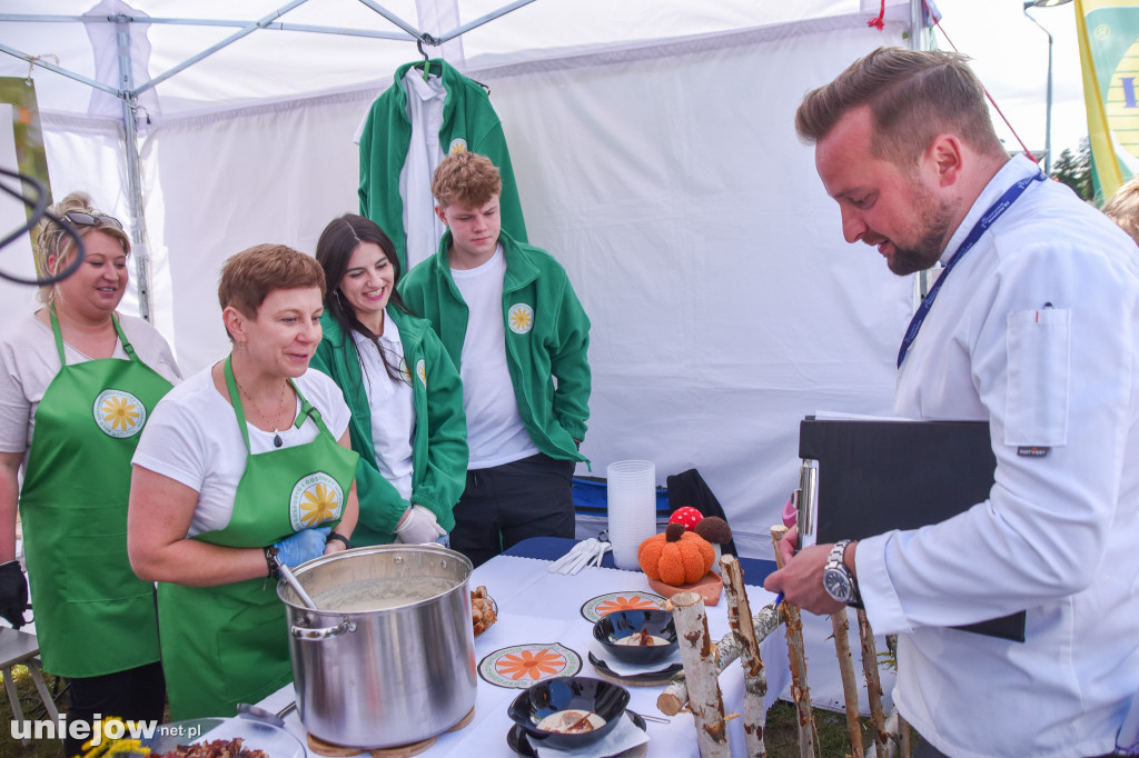III Festiwal Drobiu trwa w Uniejowie. Degustacje, atrakcje i koncerty [FOTO]