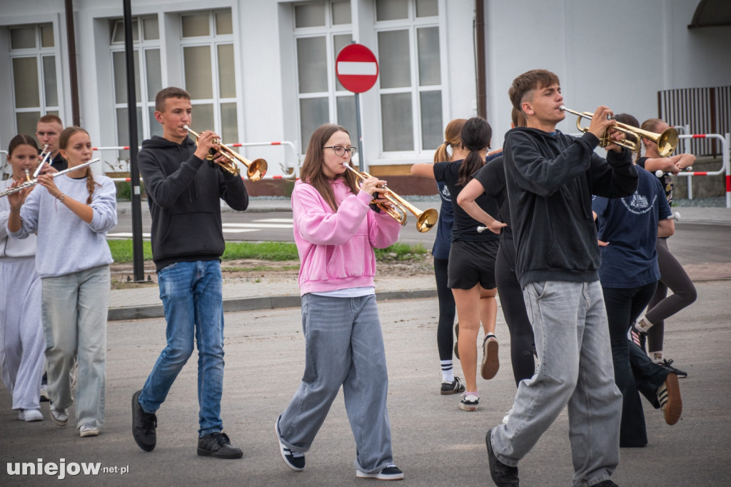 Tak wyglądała ostatnia próba musztry paradnej przed wyjazdem