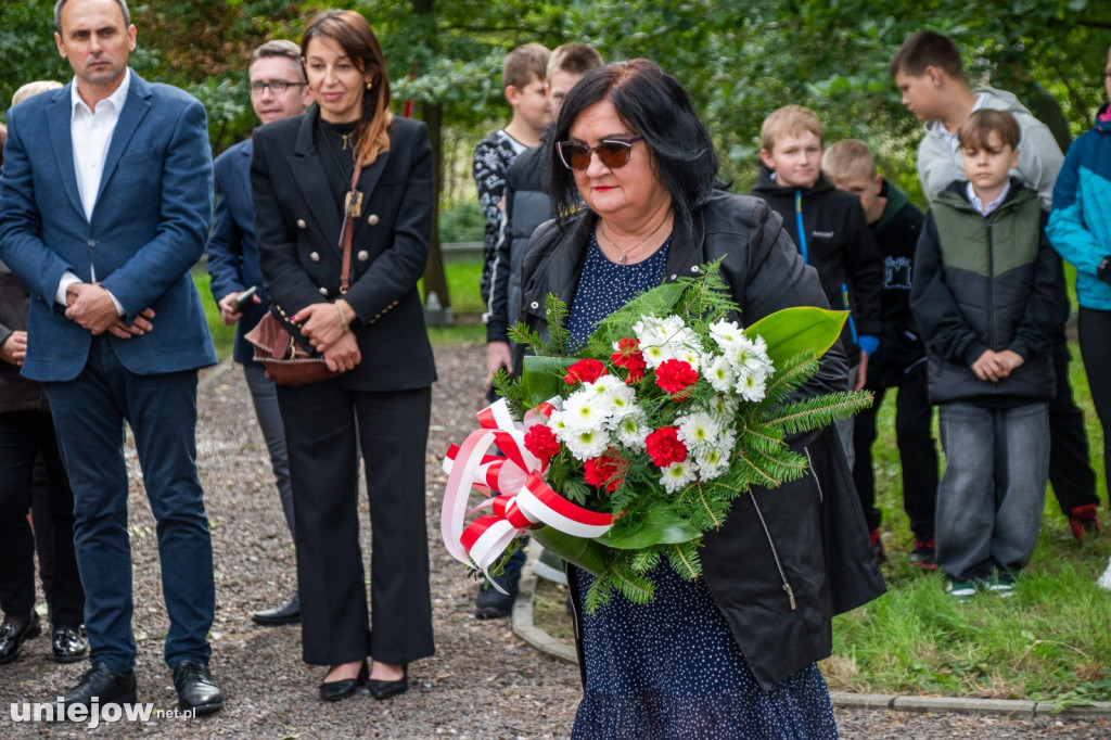 W Uniejowie uczczono pamięć ofiar zbrodni katyńskiej