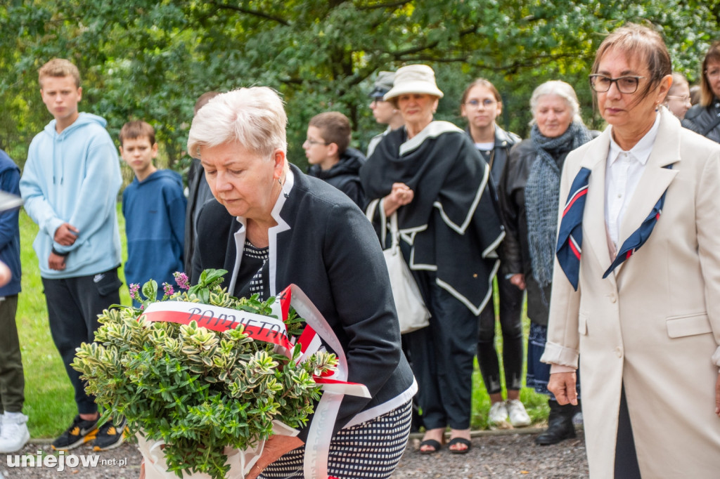 W Uniejowie uczczono pamięć ofiar zbrodni katyńskiej