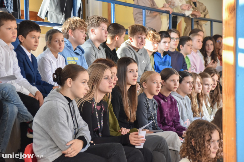 W Uniejowie wyjątkowo obchodzono imieniny szkoły