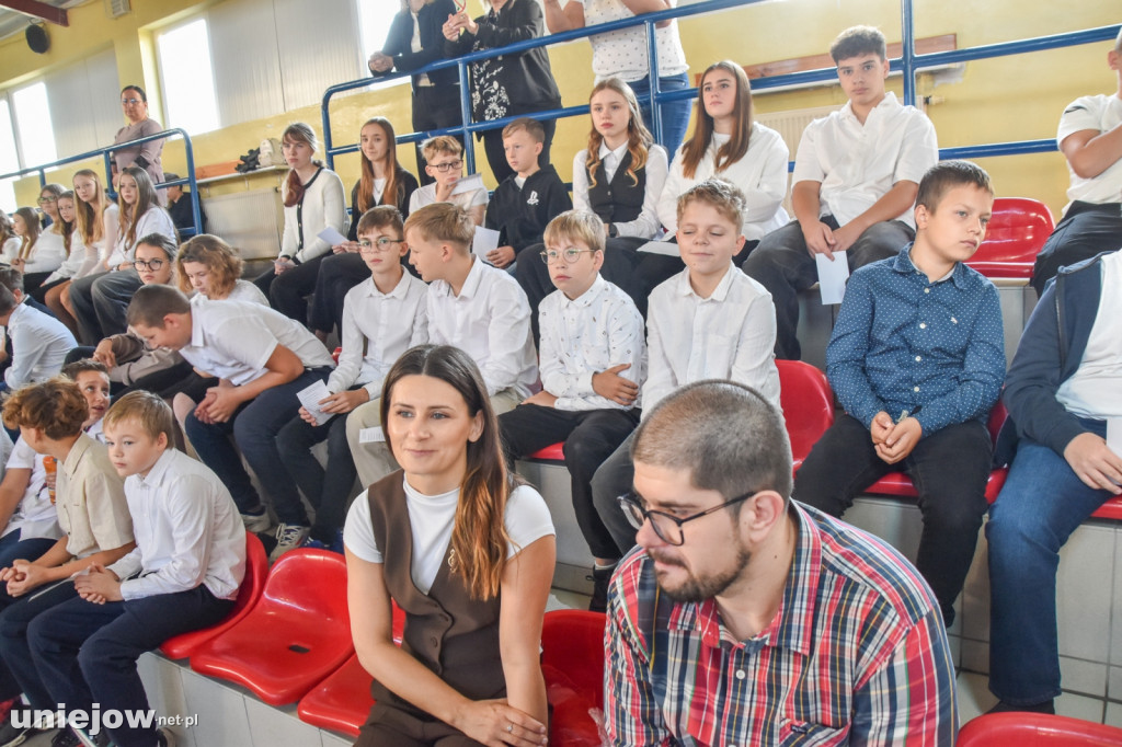 W Uniejowie wyjątkowo obchodzono imieniny szkoły