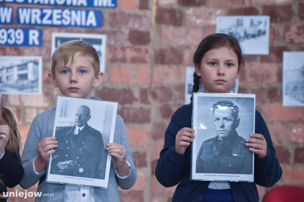 W Uniejowie wyjątkowo obchodzono imieniny szkoły