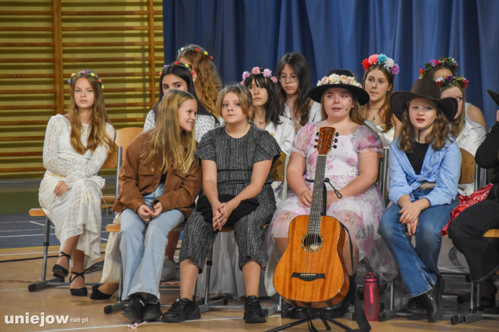 Koncert życzeń na Dzień Nauczyciela w Uniejowie