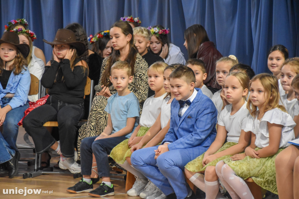 Koncert życzeń na Dzień Nauczyciela w Uniejowie