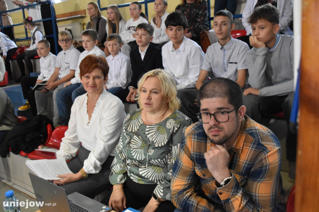 Koncert życzeń na Dzień Nauczyciela w Uniejowie