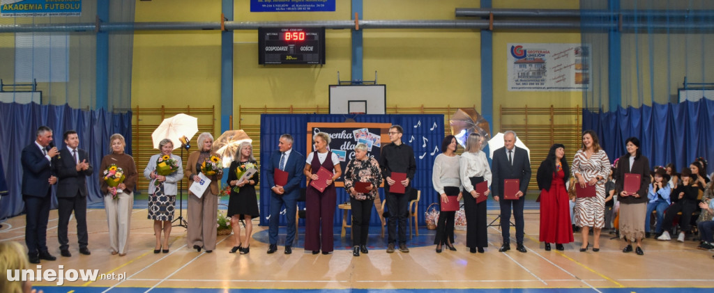 Koncert życzeń na Dzień Nauczyciela w Uniejowie
