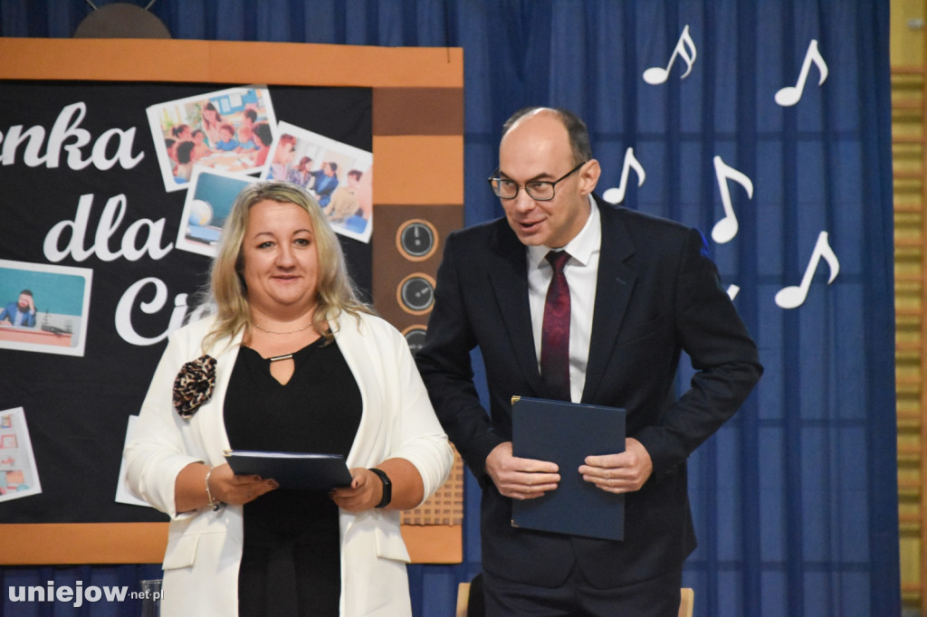 Koncert życzeń na Dzień Nauczyciela w Uniejowie