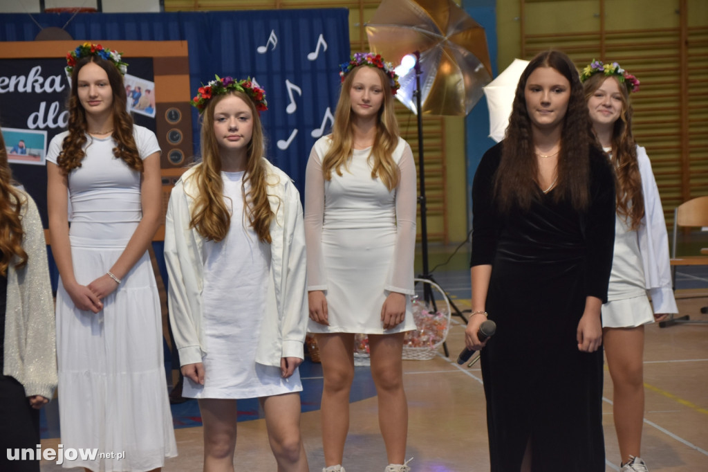 Koncert życzeń na Dzień Nauczyciela w Uniejowie