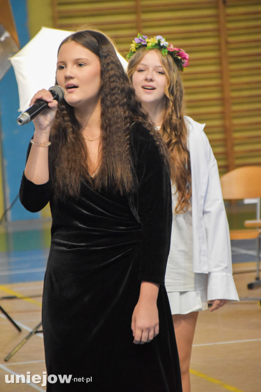Koncert życzeń na Dzień Nauczyciela w Uniejowie