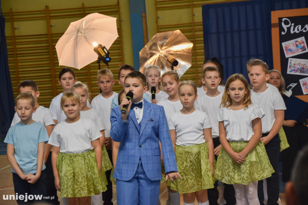 Koncert życzeń na Dzień Nauczyciela w Uniejowie