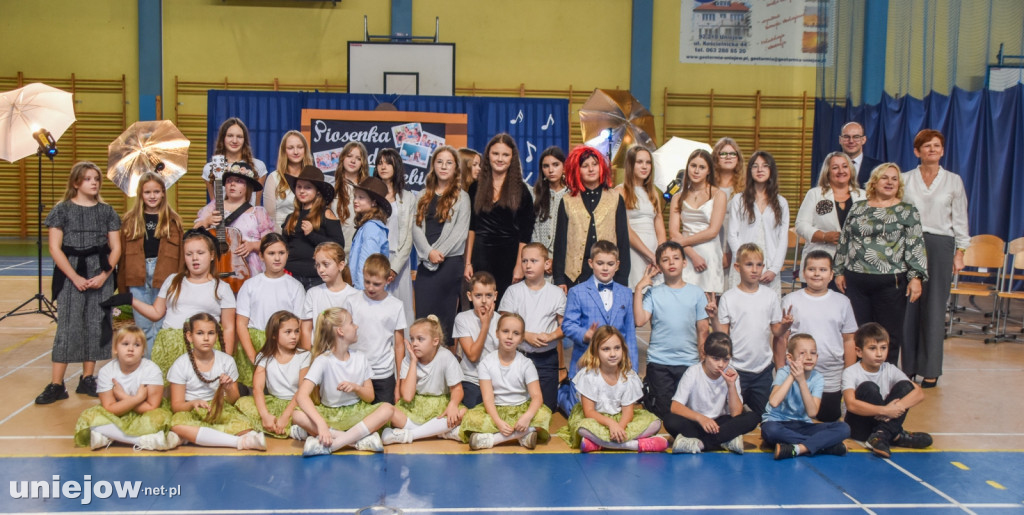 Koncert życzeń na Dzień Nauczyciela w Uniejowie