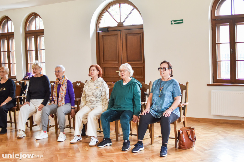 Młodzież i seniorzy na warsztatach