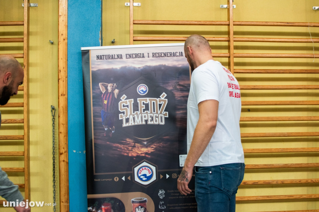 Były gracz NBA Maciej Lampe ściąga koszykówkę do Uniejowa