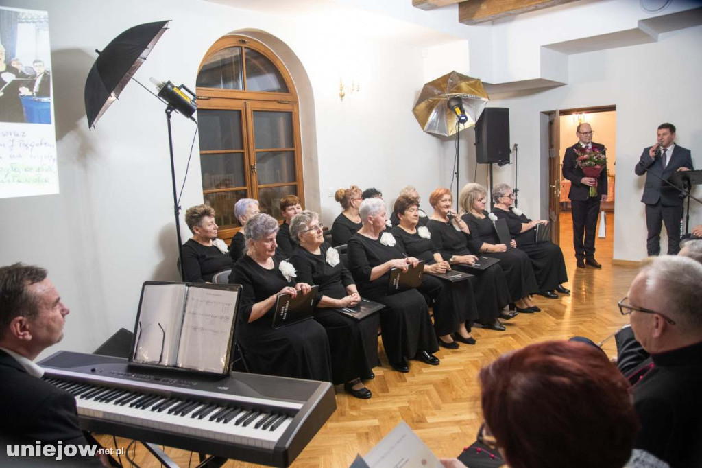 Kantylena śpiewa już 30 lat