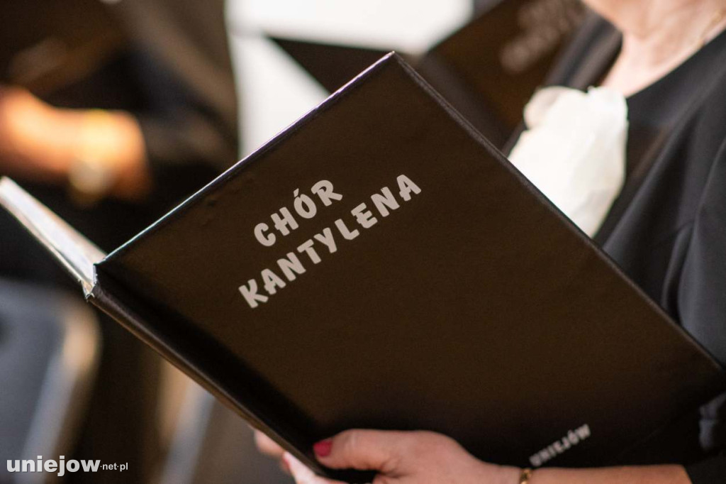 Kantylena śpiewa już 30 lat