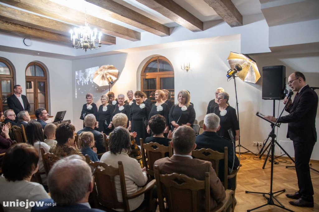 Kantylena śpiewa już 30 lat