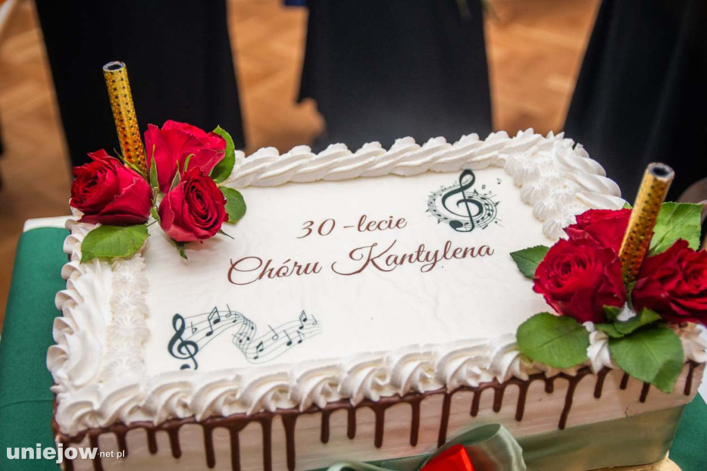 Kantylena śpiewa już 30 lat