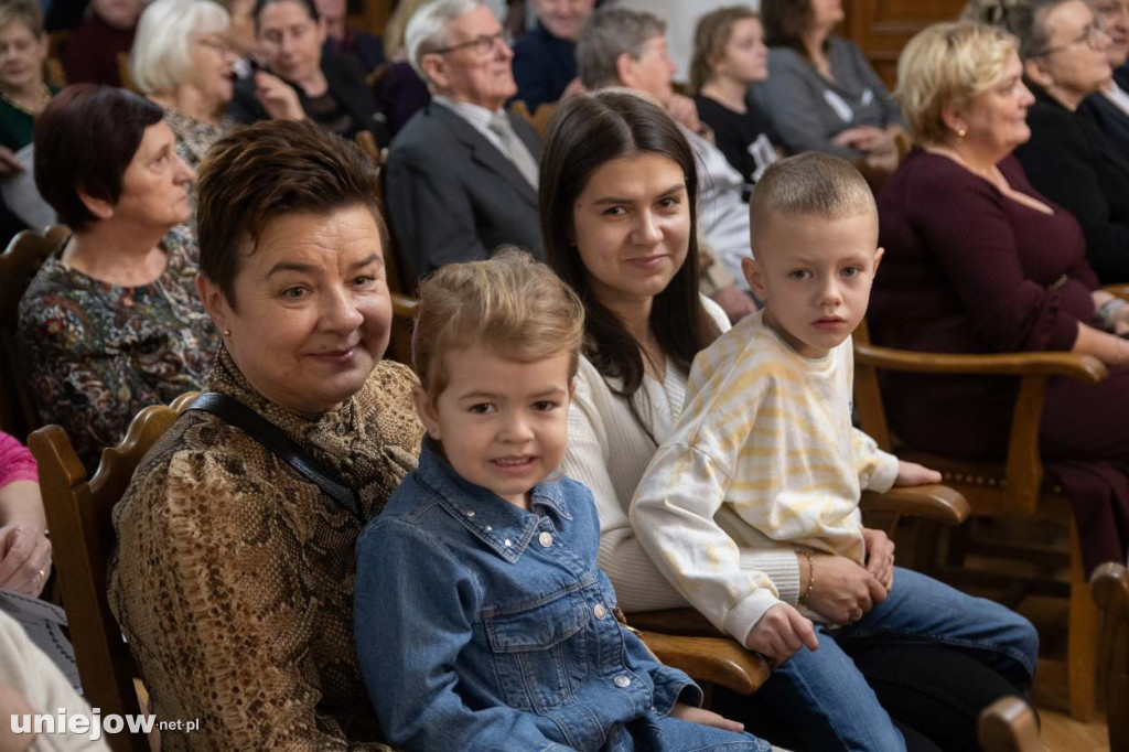 Kantylena śpiewa już 30 lat