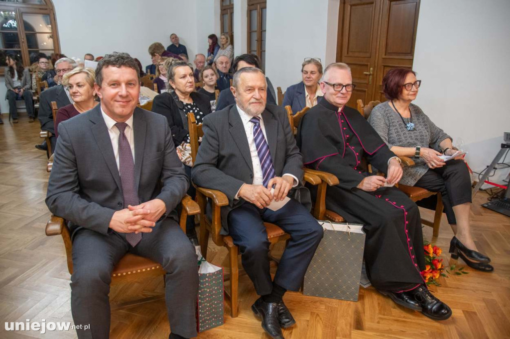 Kantylena śpiewa już 30 lat