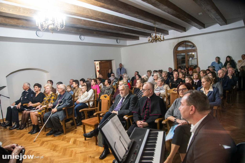 Kantylena śpiewa już 30 lat