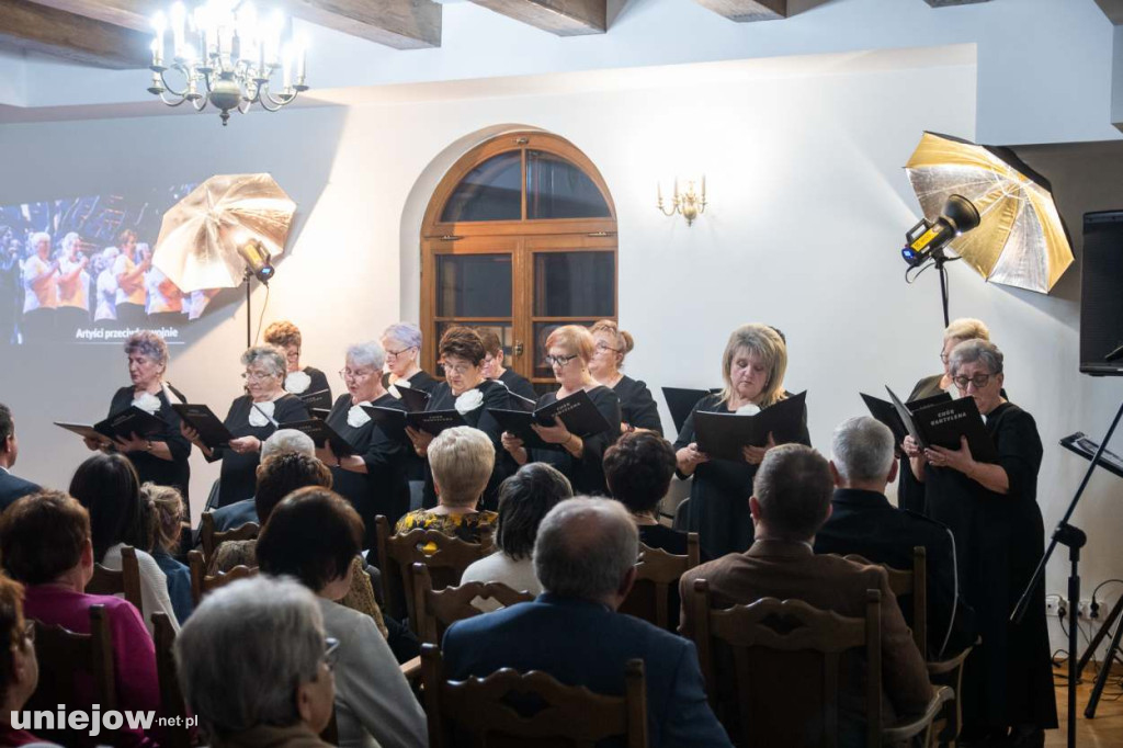 Kantylena śpiewa już 30 lat